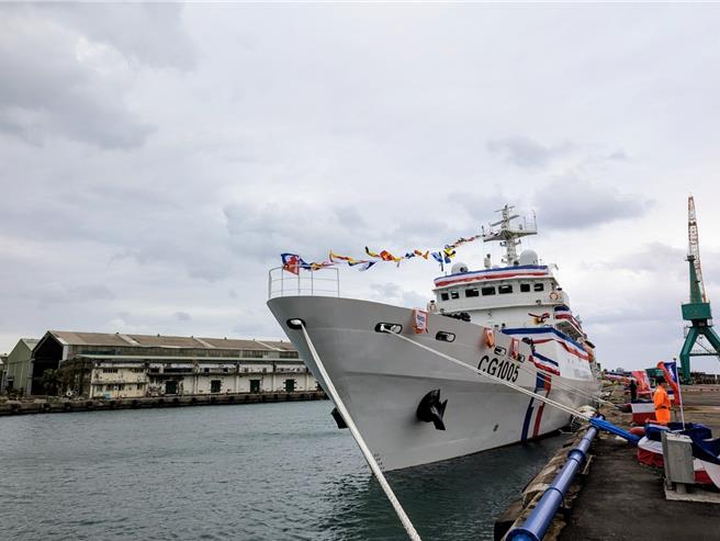 由台船基隆厂建造的海巡连江舰，6日上午正式交船给澎湖海巡队。（张志康摄）