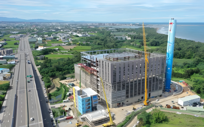 新竹縣BOO焚化爐將完工，預定12月26日點火，投料試營運。（新竹縣政府提供／羅浚濱新竹傳真）