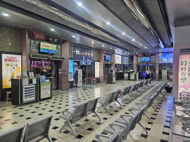 3楼候车月台几乎没有旅客。（图／记者杨雅婷摄影）