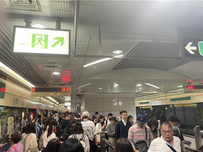 台北市長蔣萬安要求，希望北捷和財政局能以專案研究的方式，了解東京地鐵成功上市的原因。（劉彥宜攝）