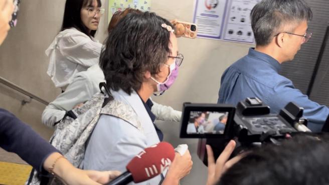 查威京集团7人捐210万政治献金金流，检廉传唤台中市政顾问蔡壁如作证。（陈志贤摄）