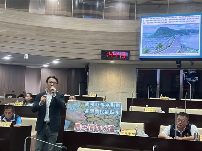 南投縣員簡千翔說，中央允諾八卦山旱灌計畫，民代才同意興建集集攔河堰，未料八卦山旱灌計畫跳票30年，茶農情何以堪？（楊靜茹攝）