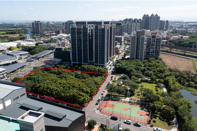 桃园市新屋区头洲机六机关用地约面积约6100平方公尺，桃园市都发局规画设置社会住宅，地方要求市府在规画时1至3楼要设置睦邻的公共设施，如图书馆、运动中心、托婴中心、金融机构等，供周遭与地方的居民使用。（都发局提供／廖姮玥桃园传真）