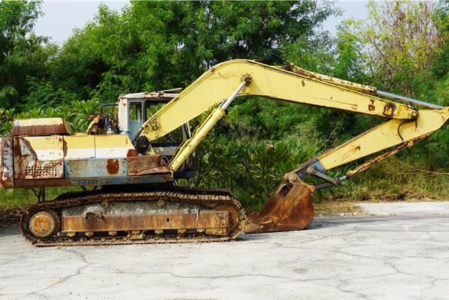 法務部行政執行署彰化分署將於11日舉行動產、不動產聯合拍賣，其中有大型挖土機1元起標。（彰化分署提供／孫英哲彰化傳真）