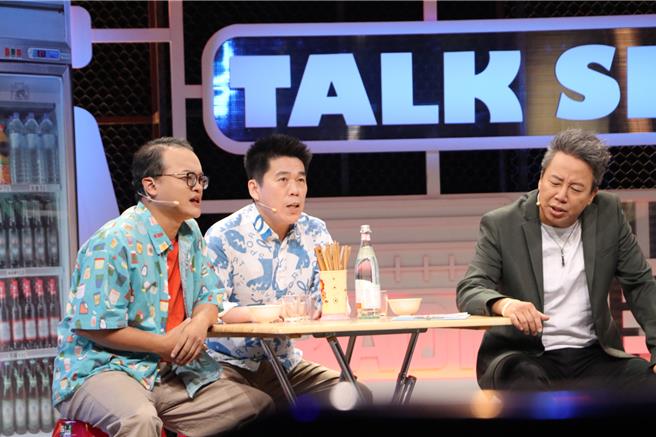 歐耶（右起）、艾董、Q毛一起上《怪客臨門》。（客家電視提供）