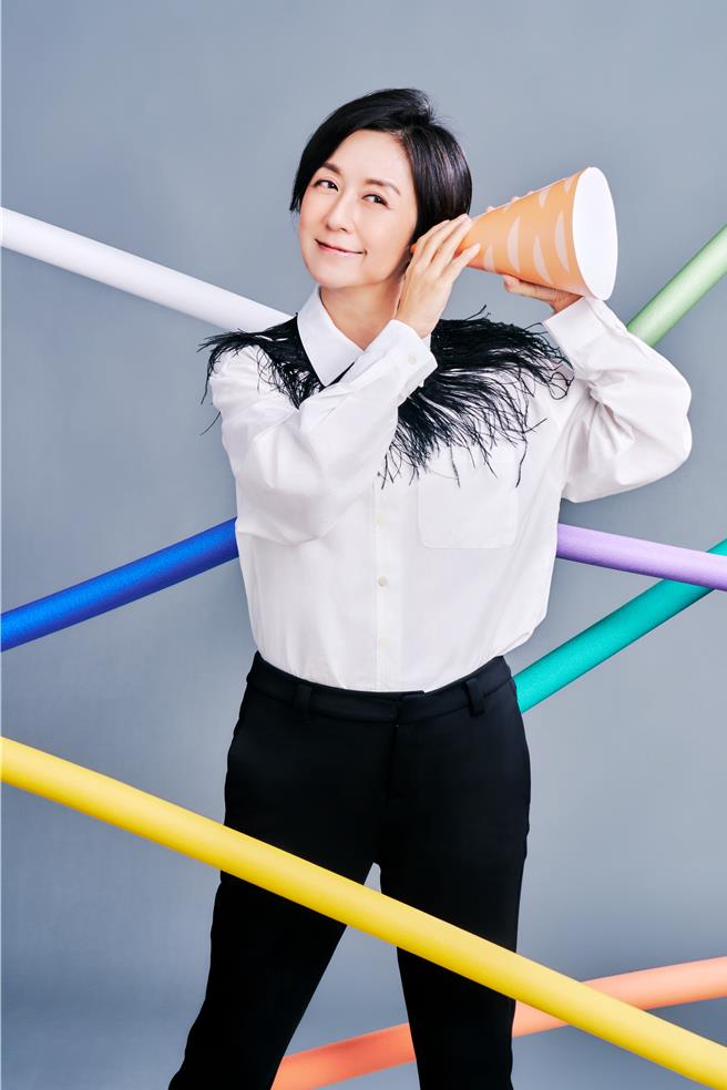 黄韵玲用歌声抚慰爸妈育儿心情。（图／富邦文教基金会提供）