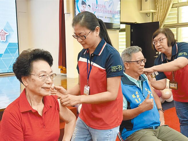花莲县自2021年开始启动为期4年的「带状疱疹疫苗接种计画」，让更多长者受到保护，减少患病风险。新闻示意图。（本报资料照片）