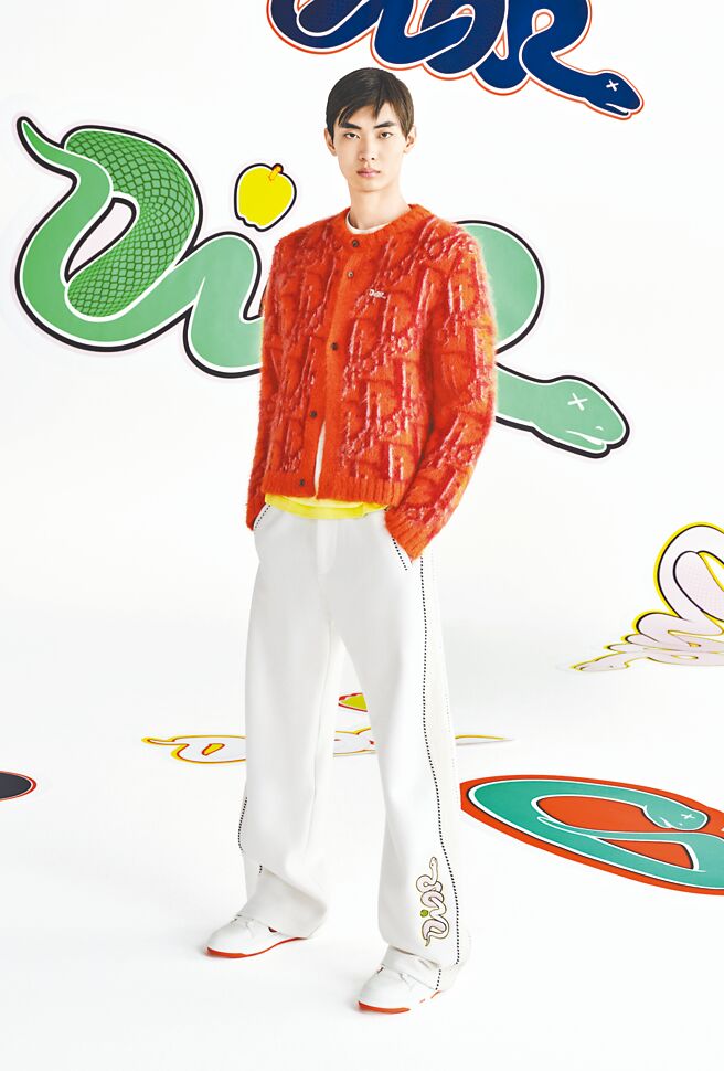 Dior经典元素结合Kaws的潮流幽默。（Dior提供）