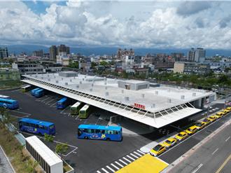 羅東轉運站接駁不便！議員推風雨廊道設計來解決