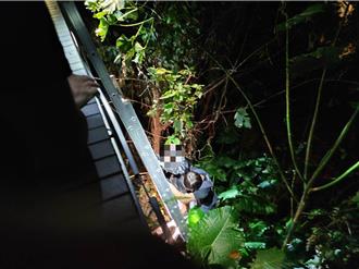 新店女子疑重心不穩摔落土地公廟邊坡 右腳踝扭傷送醫