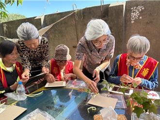 扮獨老一日閨密 開心重返青春