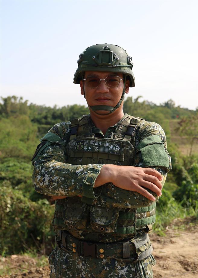 營長徐中校。（記者袁銘駿攝）