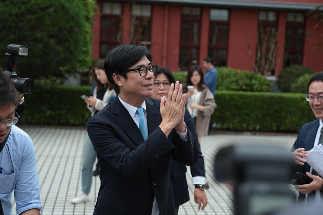 高雄市长陈其迈（前中）。（资料照,郭吉铨摄）