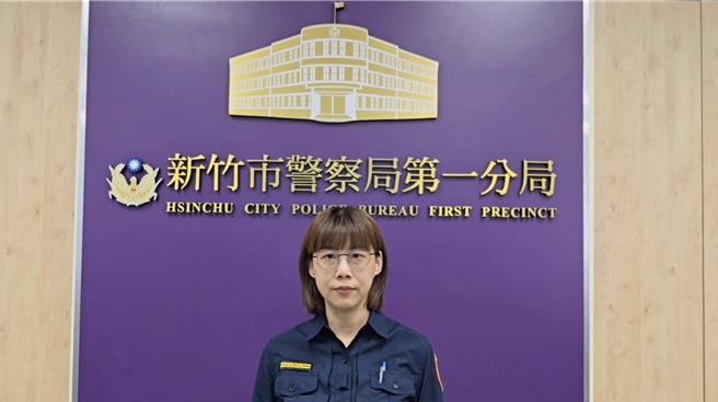 湳雅派出所長葉怡君指出，違法的行為不僅破壞市容，亦對公共財產造成損害，本案將依《廢棄物清理法》第27條第2款，函請市府環保局依法裁罰。（警方提供／王惠慧新竹傳真）