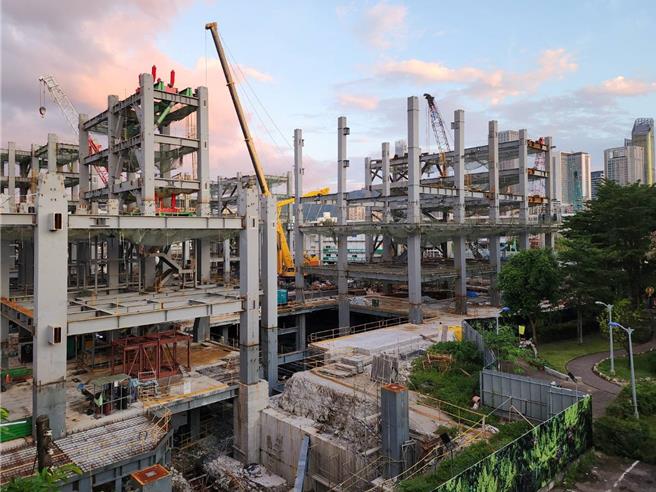 針對京華城案工地後續的公安問題，台北市都發局長簡瑟芳表示，專家學者建議，1樓版、地下1、2樓版、未完成部分繼續施作完成，降低公安風險，建管處2周內再邀請邀集專家學者，確認可施作的範圍。(資料照，黃敬文攝)