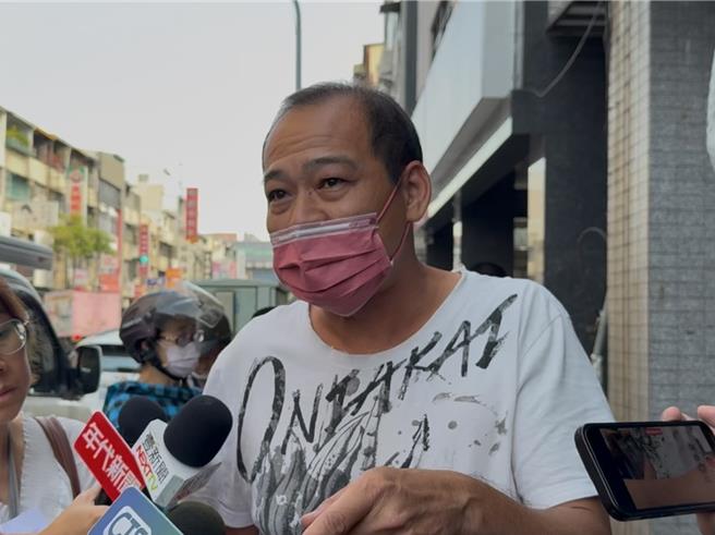 董家友人表示，董男个性重义气、疼老婆，1楼开槟榔摊之外，先前还曾经营过小吃、卖饮料。（纪爰摄）