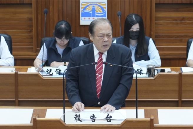 澎湖縣議會定期會7日開議，縣長陳光復提出施政成果和未來展望。（澎湖縣政府提供／許逸民澎湖傳真）