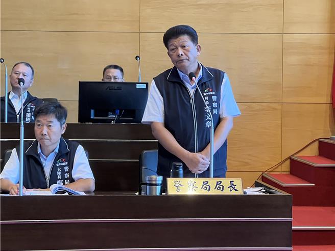 台中市警察局長李文章表示，林明佐與李明道，一個與詐騙集團有犯罪行為，一個沒有，不能混為一談。（林欣儀攝）