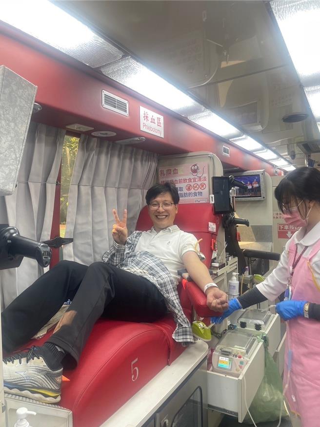 2024年11月7日苗栗縣／君毅高中表示，未來將繼續推動捐血活動，鼓勵更多師生加入行列，讓愛心從校園傳播到社會，為建立更健康、更美好的社會共同努力。(君毅高中提供／呂麗甄苗栗傳真）