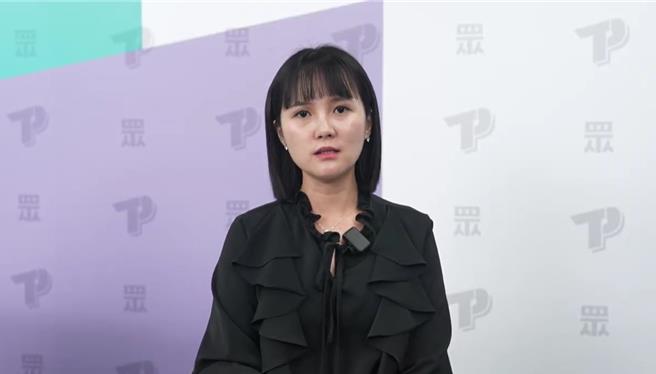 民眾黨發言人吳怡萱批評，簡舒培已經違反偵查不公開還洋洋得意，這就是北檢跟執政黨間「暢行無阻」的證據。（民眾黨提供）