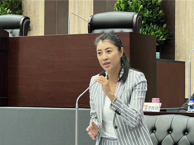 南投縣長許淑華認為，電費調漲，連帶人事費、業務費都受到牽連，影響長輩權益，將建議中央以專案方式補貼經費。（楊靜茹攝）