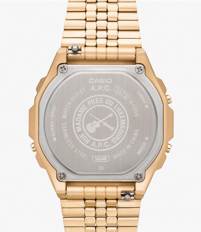 腕表背面可見雙方聯名標誌，腕表售價8400元。（A.P.C.提供／黃唯淯台北傳真）