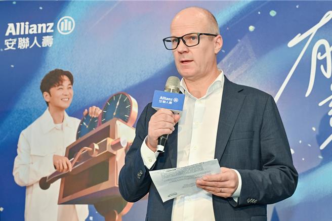 台灣超高齡化社會來臨，安聯人壽總經理羅偉睿提解方。(安聯人壽提供／洪凱音台北傳真)