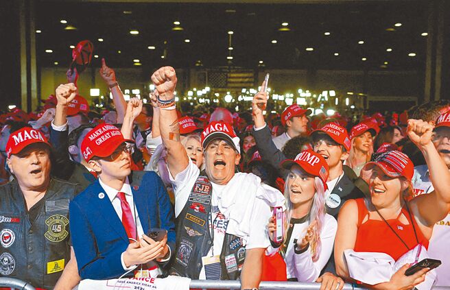 川普當選美國總統，支持者欣喜若狂。（路透）