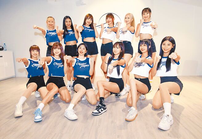 世界12強棒球賽即將登場，中華啦啦隊CT Amaze於6日團練，展現自信與活力。（圖文：范揚光）