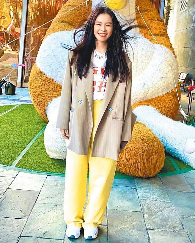 徐若瑄6日驚傳今年初罹患甲狀腺癌，目前恢復良好。（摘自臉書）