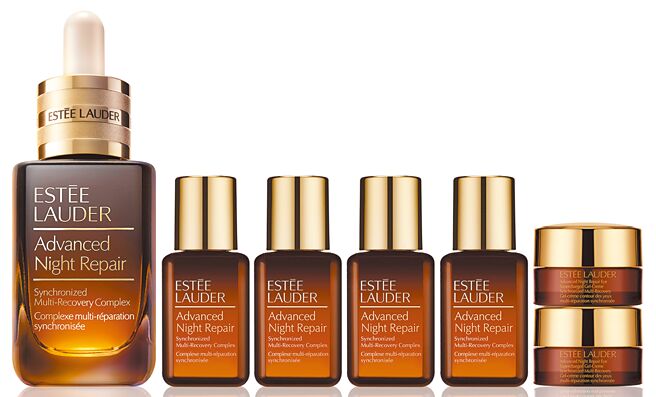 SOGO忠孝館ESTEE LAUDER NO.1小棕修護組，價值1萬200元、優惠價4450元，限量300組，限11月7日販售。（SOGO提供）