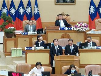 雙北公車業者提報調整運價議員要求票價凍漲  侯友宜：會跟北市討論