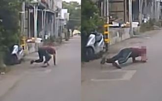 卧射预备？阿伯遇车经过「突趴下」 互看驾驶6秒好尷尬