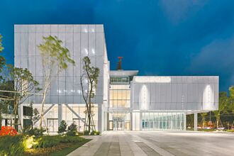 CINDY CHAO「藝述二十」回顧經典