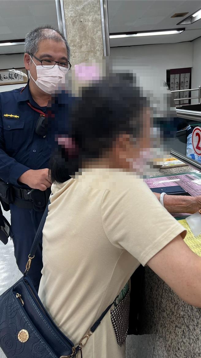 高雄一名婦人落入投資詐騙，面對警方勸說仍堅信不移。（警方提供／任義宇高雄傳真）