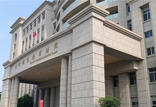 朱男躲彰化县某图书馆女厕想偷拍被发现，却辩称到男厕上大号上不出来，一时情急才去女厕的坐式厕所，彰化地院依犯无故摄录他人性影像未遂罪，处有期徒刑5月。（叶静美摄）