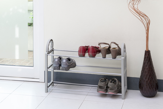 女高中鞋子失踪20分钟，再出现时多了这味道。(图/shutterstock)