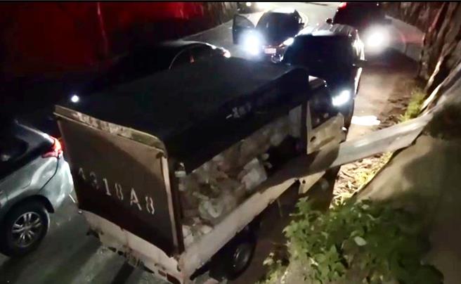 基隆地检署7月在新北市万里区东澳渔港查获渔船走私运毒，在运毒货车起出重891.85公斤的第三级毒品K他命，市价约4.5亿元。（基隆地检署提供／徐佑升基隆传真）