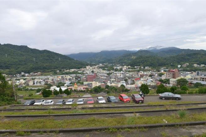 苗栗县三义乡殡仪馆兴建工程8日上午开工动土，基地位于三义乡第一公墓怀亲堂下方。（苗栗县政府提供／谢明俊苗栗传真）