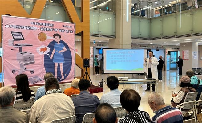 大千综合医院新陈代谢科主任梁文伟分享预防糖尿病神经病变的重要性。（大千医院提供／谢明俊苗栗传真）
