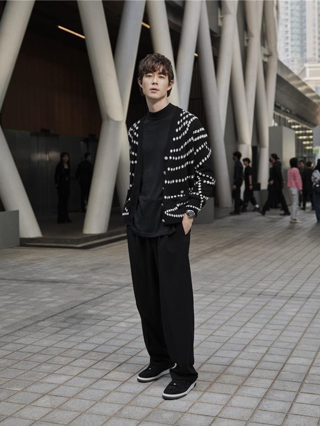 日本演員宮澤冰魚現身CHANEL大秀現場。（CHANEL提供／黃唯淯台北傳真）