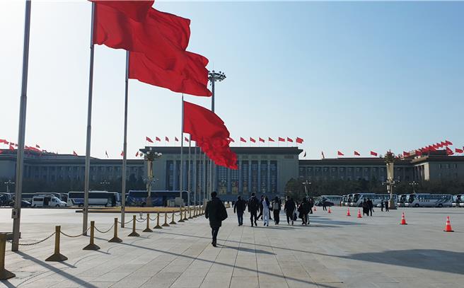 陆十四届全国人大常委会第12次会议闭幕，任命刘伟为交通运输部部长。（蓝孝威摄）