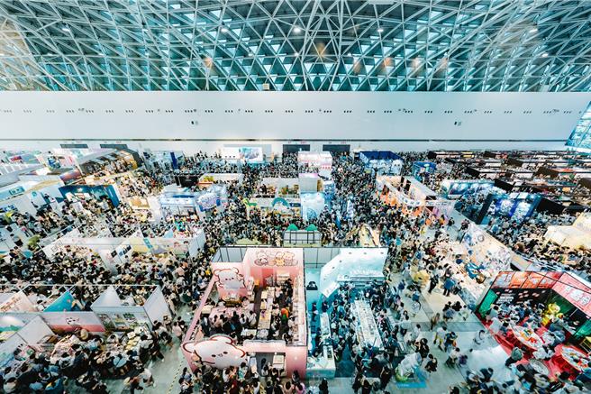 国际会议协会（ICCA）公布2023年协会型会议排名，高雄全球排名于台湾所有城市中仅次台北，根据统计，高雄会展活动今年度已经超过250场，较去年大幅成长45.66％。（高市府经发局提供／洪浩轩高雄传真）