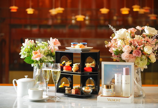 大溪笠復威斯汀度假酒店，与瑞士顶级保养SPA品牌Valmont 联手跨界推出「Westin x Valmont女爵蝶舞英式午茶组」。(大溪笠復威斯汀提供)