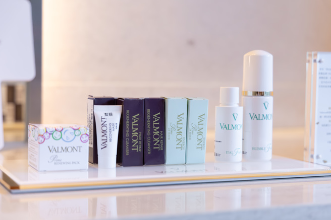 Westin x Valmont 联名Spa水疗套房，前十组入住加赠限量保养组。(大溪笠復威斯汀度假酒店提供)