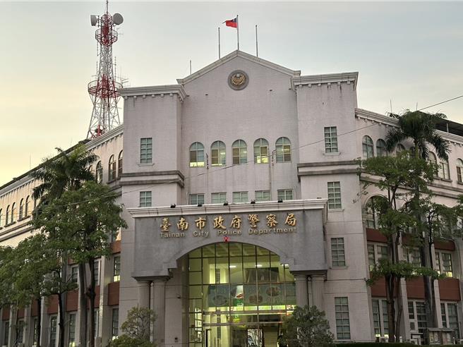 台南市警察局查獲一名警員涉足賭場，從嚴懲處。（民眾提供／寶智華台南傳真）