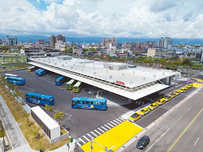 罗东转运站9月启用，但因距离火车站较远，议员建议兴建廊道让转乘民眾更便利。（宜兰县政府提供／李忠一宜兰传真）