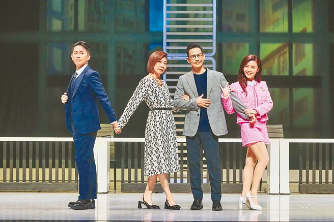 王柏森（左起）、郎祖筠、王耿豪、楊小黎7日出席春河劇團音樂劇《第三者》排練記者會。（春河劇團提供）