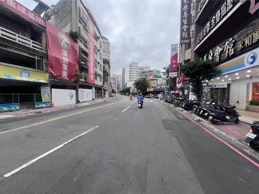 永和路全面改造！1英吋骨材鋪築 打造安全新道路