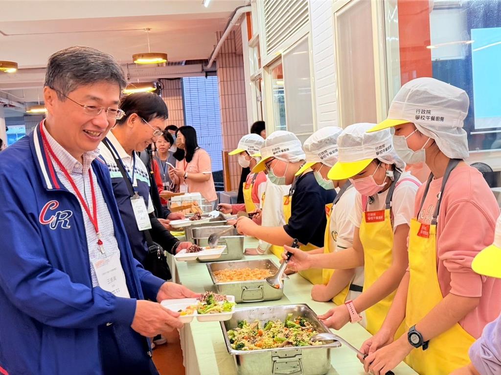 從產地到餐桌！基隆推動食農教育 學生「自己的蝦仁自己剝」